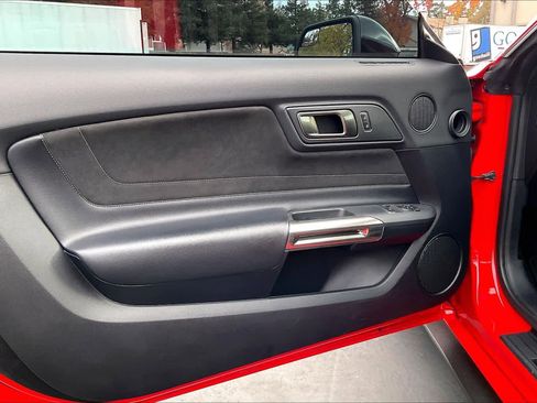 Used 2017 Ford Mustang Shelby GT350 image 25