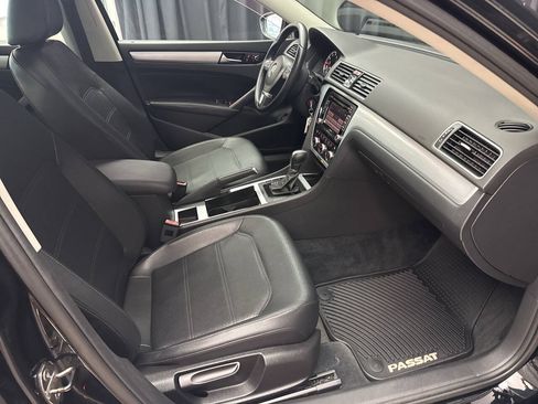 Used 2012 Volkswagen Passat 2.5 SE FWD image 24