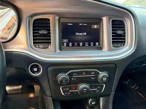 Used 2019 Dodge Charger SXT image 20