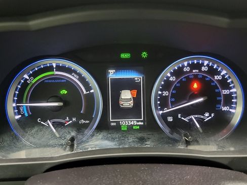 Used 2017 Toyota Highlander XLE image 18