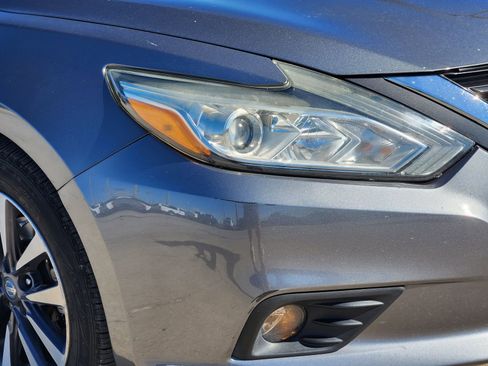 Used 2016 Nissan Altima 2.5 SV image 10