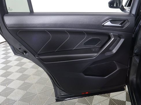 Used 2022 Volkswagen Tiguan SE image 24