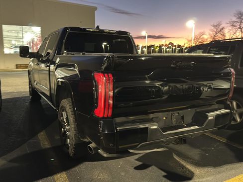 Used 2022 Toyota Tundra Platinum image 8