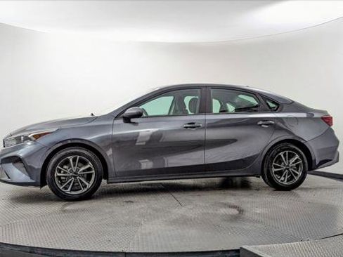Used 2024 Kia Forte LXS FWD image 3
