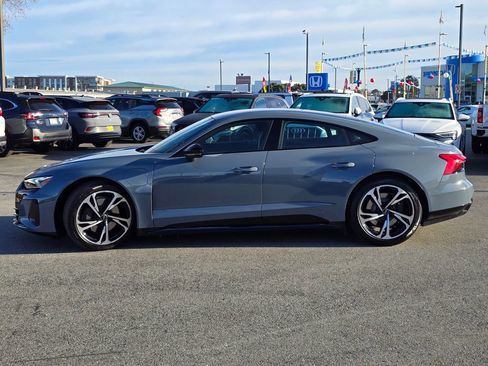 Used 2024 Audi e-tron GT Premium Plus image 32