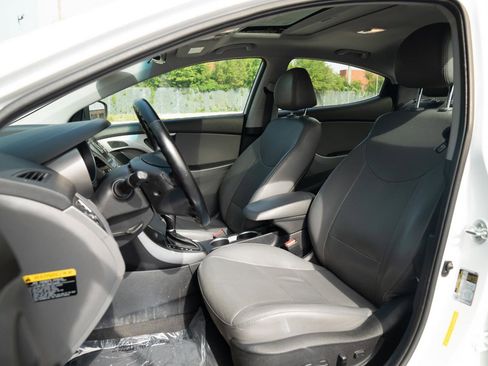 Used 2016 Hyundai Elantra Limited w/ Option Group 04 FWD image 21