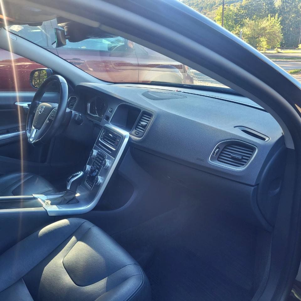 Used 2018 Volvo S60 T5 Inscription AWD/4WD image 27