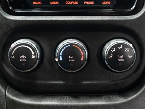 Used 2019 RAM ProMaster 2500 FWD image 14