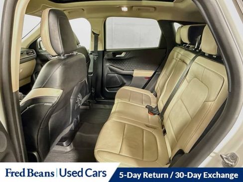 Used 2020 Ford Escape Titanium w/ Titanium Premium Package 2.0 AWD/4WD image 32