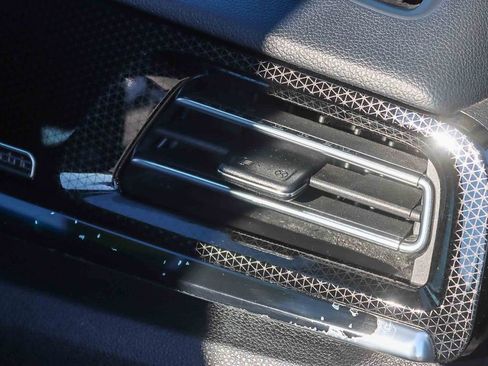 Used 2022 Kia Niro EX Premium image 41