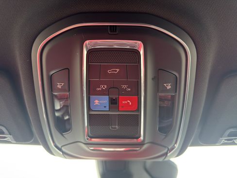 Used 2024 Jeep Grand Cherokee L Limited w/ Black Appearance Package AWD/4WD image 24