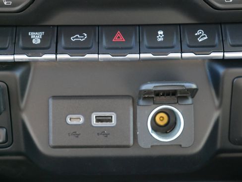 Certified 2022 Chevrolet Silverado 2500 LT w/ Convenience Package image 22