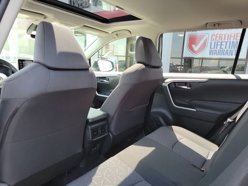 Used 2020 Toyota RAV4 XLE w/ Convenience Package AWD/4WD image 14