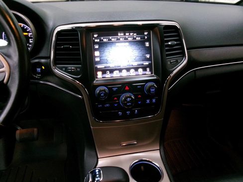 Used 2015 Jeep Grand Cherokee Limited image 30
