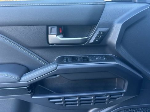 Used 2025 Toyota 4Runner Limited image 10