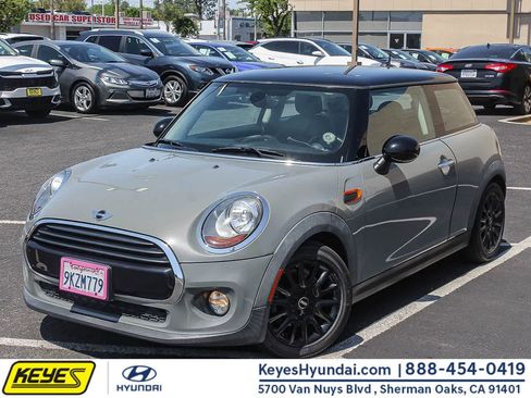 Used 2017 MINI Cooper 2-Door Hardtop image 1
