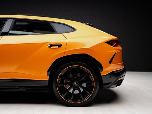 Used 2021 Lamborghini Urus AWD/4WD image 20