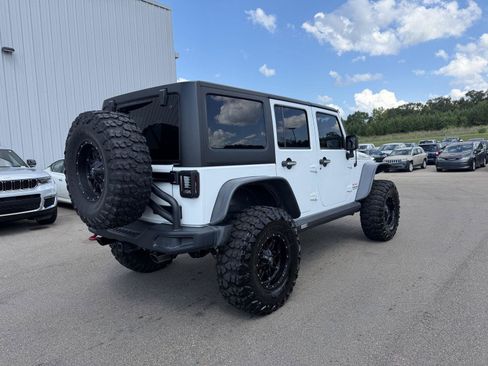 Used 2017 Jeep Wrangler Unlimited Rubicon AWD/4WD image 6