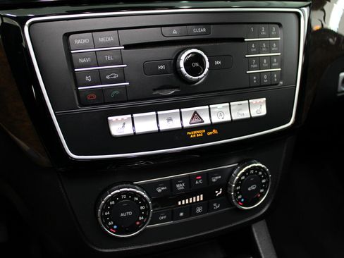 Used 2018 Mercedes-Benz GLS 450 4MATIC w/ Premium Package image 65