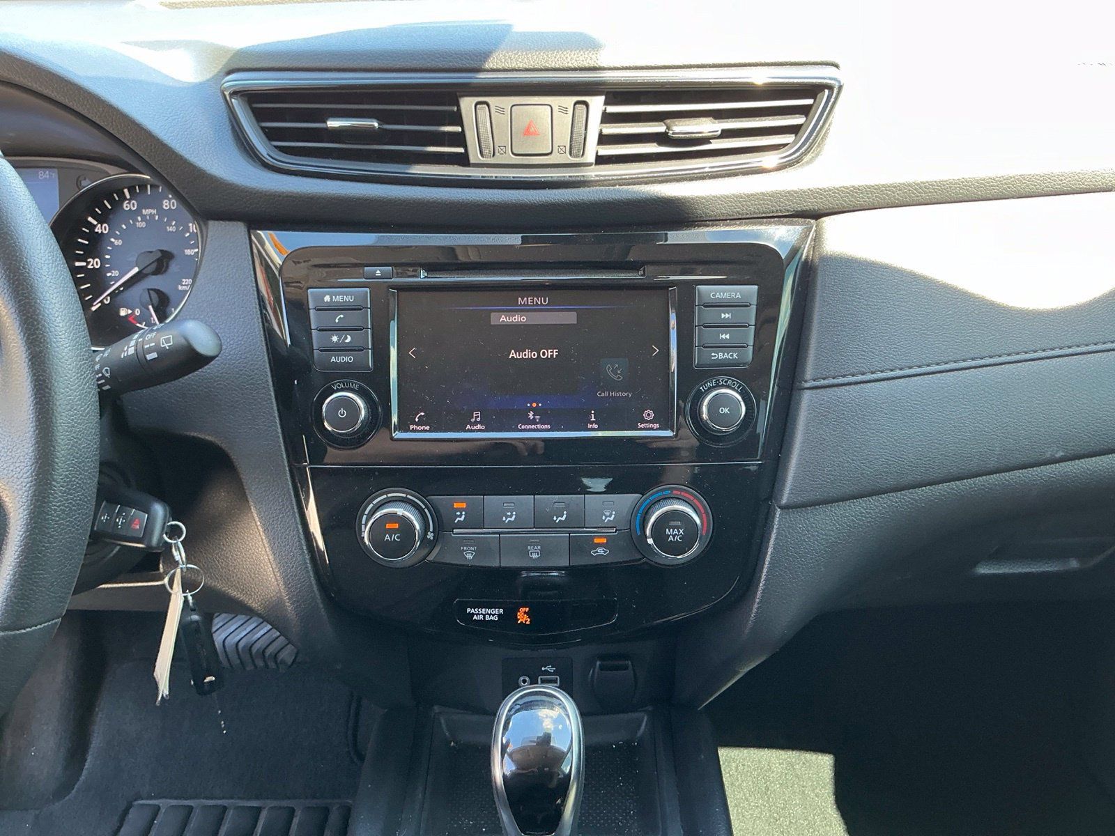 Used 2020 Nissan Rogue S w/ Special Edition Package FWD image 19