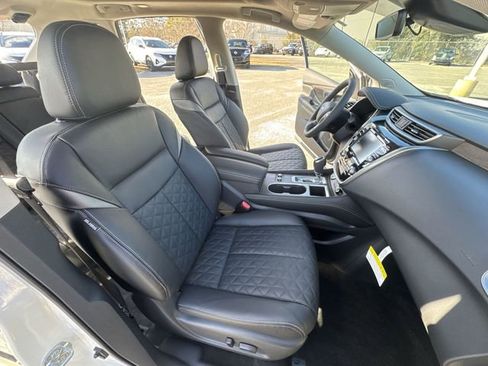Used 2024 Nissan Murano Platinum w/ Cargo Package FWD image 10