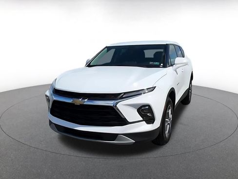 Used 2026 Chevrolet Blazer LT FWD image 6