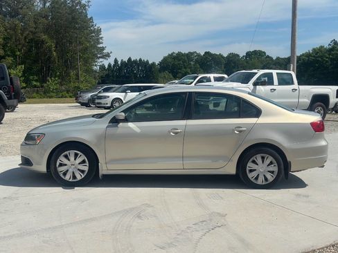 Used 2012 Volkswagen Jetta SE FWD image 4