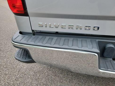 Used 2018 Chevrolet Silverado 1500 LT RWD image 24