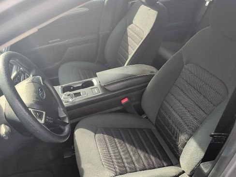 Used 2020 Ford Fusion SE FWD image 11