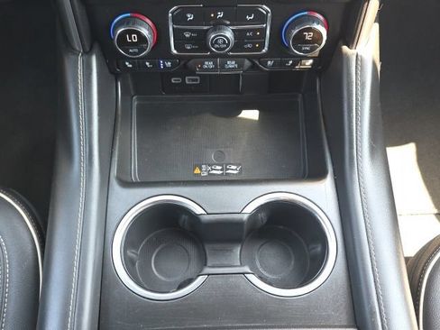 Used 2023 Chevrolet Suburban Premier RWD image 22