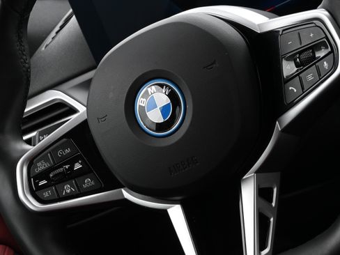 Certified 2025 BMW i4 eDrive40 image 23