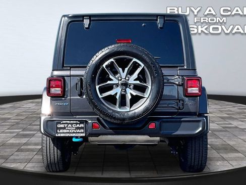 Used 2024 Jeep Wrangler Unlimited w/ Convenience Group AWD/4WD image 4