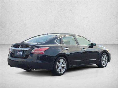 Used 2015 Nissan Altima 2.5 SV FWD image 5