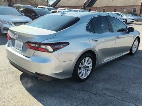 Used 2022 Toyota Camry LE image 5