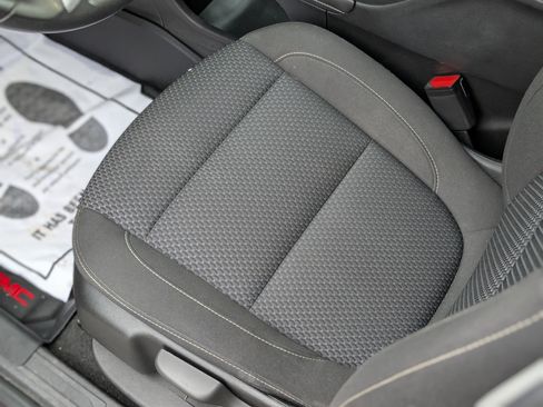 Used 2021 GMC Acadia SLE image 28