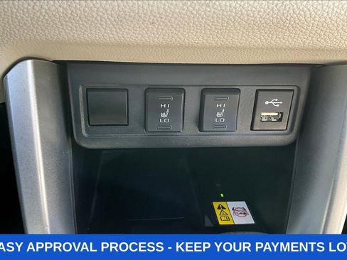Used 2022 Toyota Corolla Cross XLE w/ Convenience Package FWD image 19