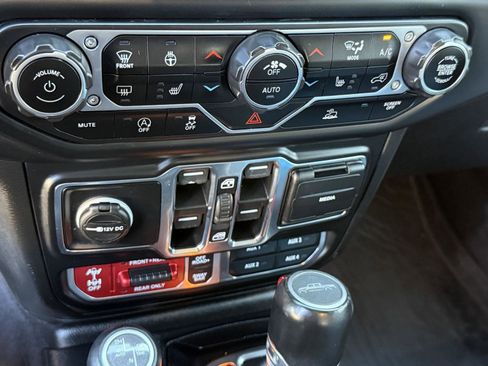 Used 2021 Jeep Gladiator Rubicon AWD/4WD image 23