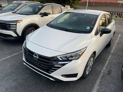Used 2025 Nissan Versa S w/ Trunk Package FWD image 2