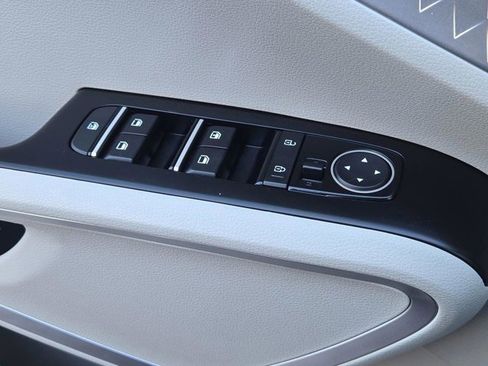 Used 2024 Kia Soul LX image 33