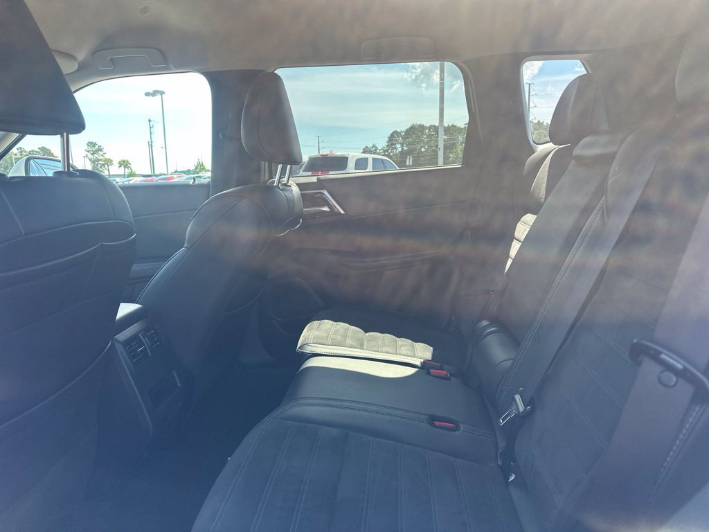 Used 2024 Mitsubishi Outlander SE AWD/4WD image 11