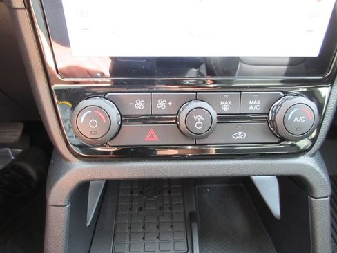 Certified 2025 Ford Ranger Lariat w/ Trailer Tow Package AWD/4WD image 18