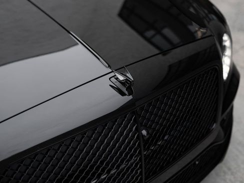 Used 2024 Bentley Flying Spur W12 image 17