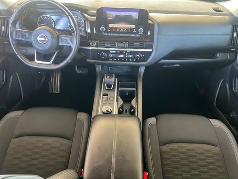 Certified 2024 Nissan Pathfinder SV AWD/4WD image 18