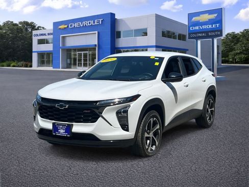 Certified 2024 Chevrolet Trax RS w/ Driver Confidence Package FWD image 2