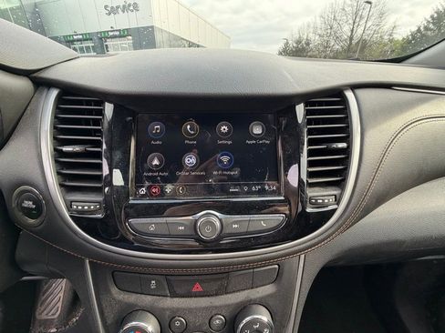 Used 2018 Chevrolet Trax LT w/ LT Convenience Package image 9