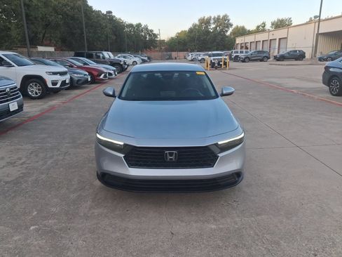 Used 2025 Honda Accord LX image 5