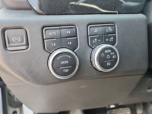 Certified 2023 GMC Sierra 1500 SLT w/ X31 Off-Road Package AWD/4WD image 16