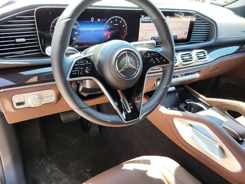 Used 2025 Mercedes-Benz GLS 450 4MATIC image 20