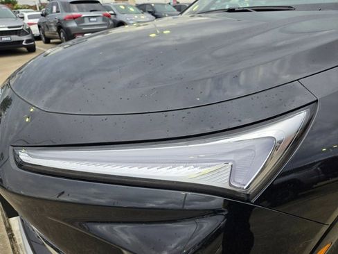 Used 2025 Buick Envista Sport Touring image 11