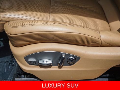 Used 2018 Porsche Macan AWD/4WD image 19